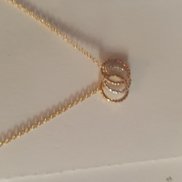 DOGEARED 3 RING NECKLACE - NEW IN BOX - Picture 4 of 4